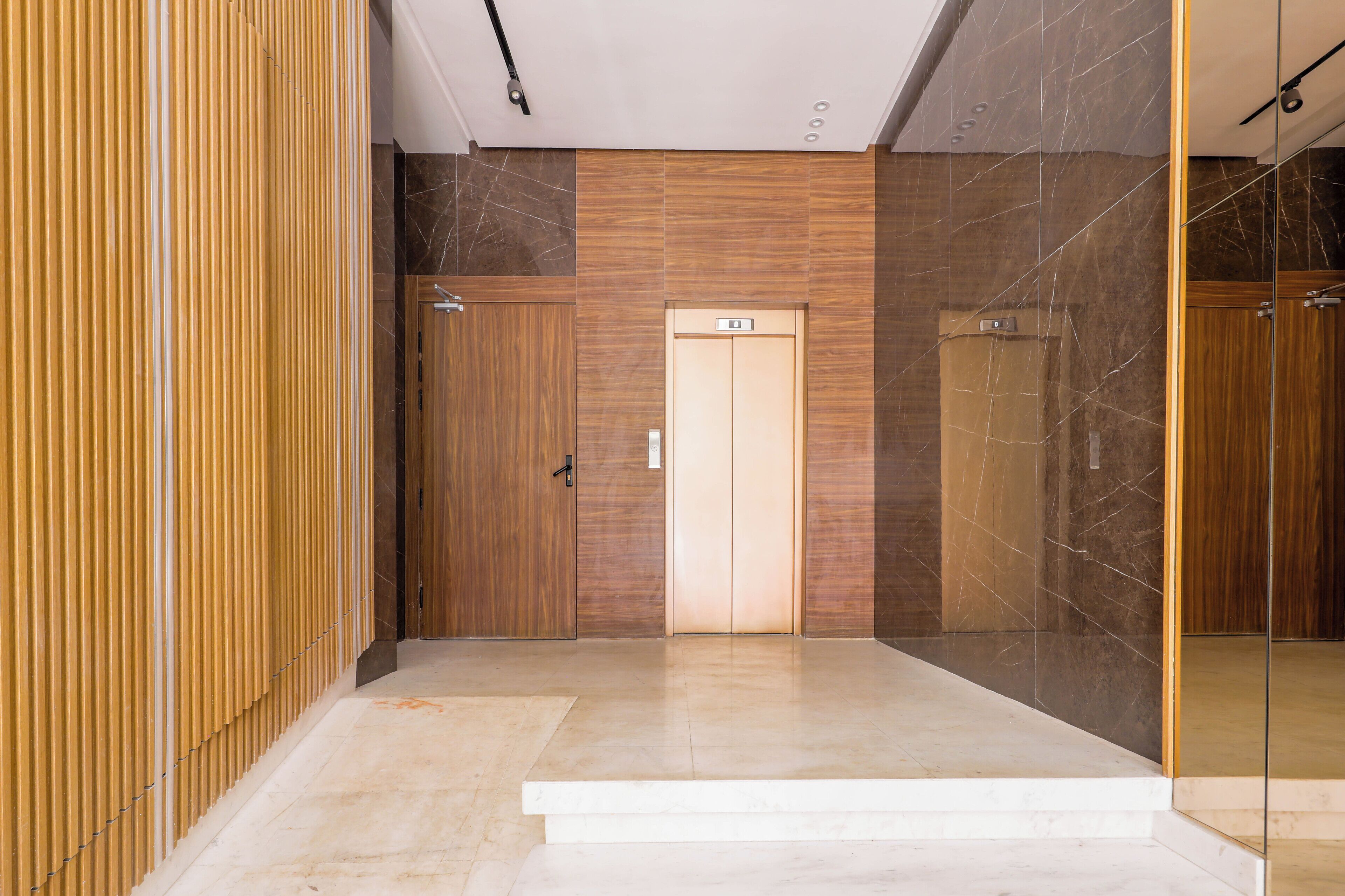 Pintu masuk hartanah