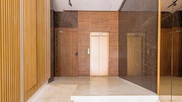 Pintu masuk hartanah