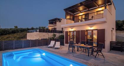 Villa Plyto Amazing views Heated pool