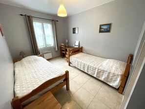 2 bedrooms