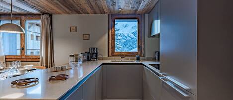 Réfrigérateur, lave-vaisselle