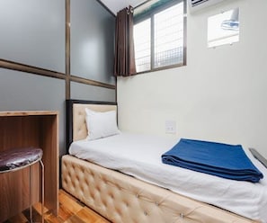 Basic Single Room - Golden Sands Dormitory & Single AC Rooms (Mumbai)