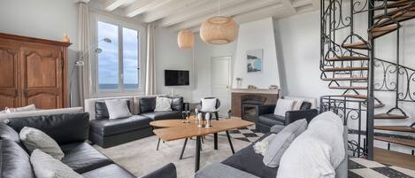 Télévision, cheminée