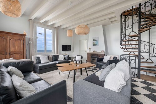 Sea - beach facing family villa for 12