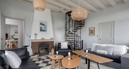 Sea - beach facing family villa for 12