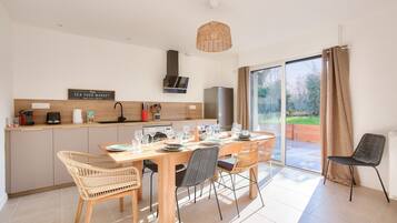 Réfrigérateur, micro-ondes, four, lave-vaisselle