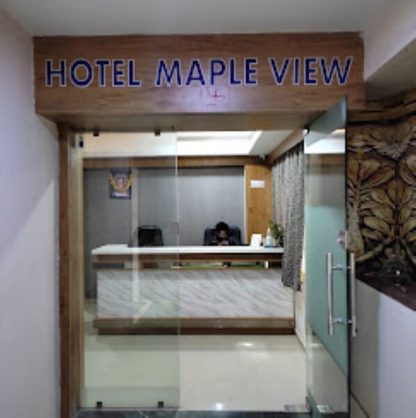 Reception - Hotel Maple View (Ahmedabad)