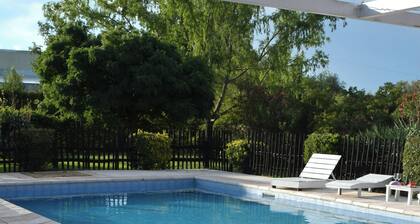 Elegant and comfortable country houses only 5 minutes away from San Rafael's km 0!