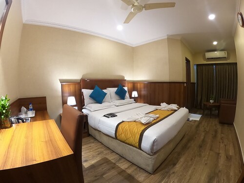 Hotel Noor Empire International
