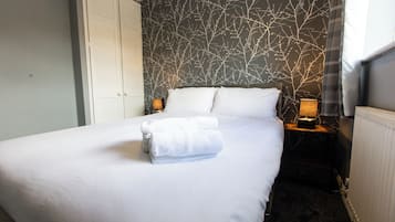 3 bedrooms, iron/ironing board, free WiFi, bed sheets
