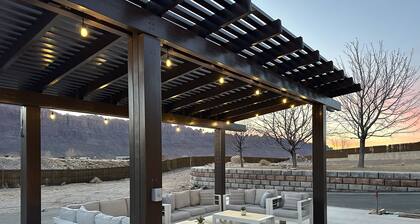 Exclusive Retreats Desert Dream Estate 8 Bedrooms Sleeps 25