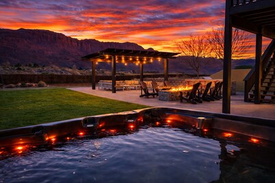 Exclusive Retreats Desert Dream Estate 10 Bedrooms Sleeps 35