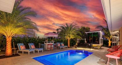 Gulf Coast Beach Retreat. Pool & Sauna, Cold Plunge, Short Walk To Beach.