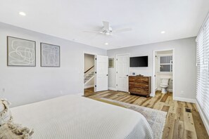5 bedrooms, iron/ironing board, free WiFi, bed sheets - Updated 5 Bedroom Sea Pines Harbourtown Home -  Private Pool/Spa - Golf View (Hilton Head Island)