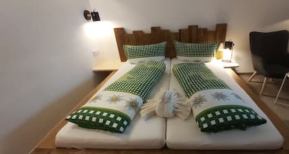 Zugspitz - Apartment on the edge of the forest. Near the ski slope