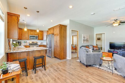 Mtn-view Hideaway w/ Wood Stove in Pueblo!