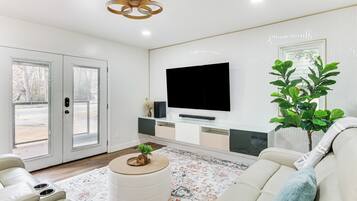 House (5 Bedrooms) | Front of property