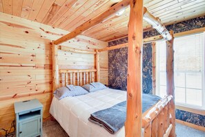 House (4 Bedrooms) | Interior - 6 Mi to Spider Lake ATV Trails: Cabin w/ Fire Pit (Backus)