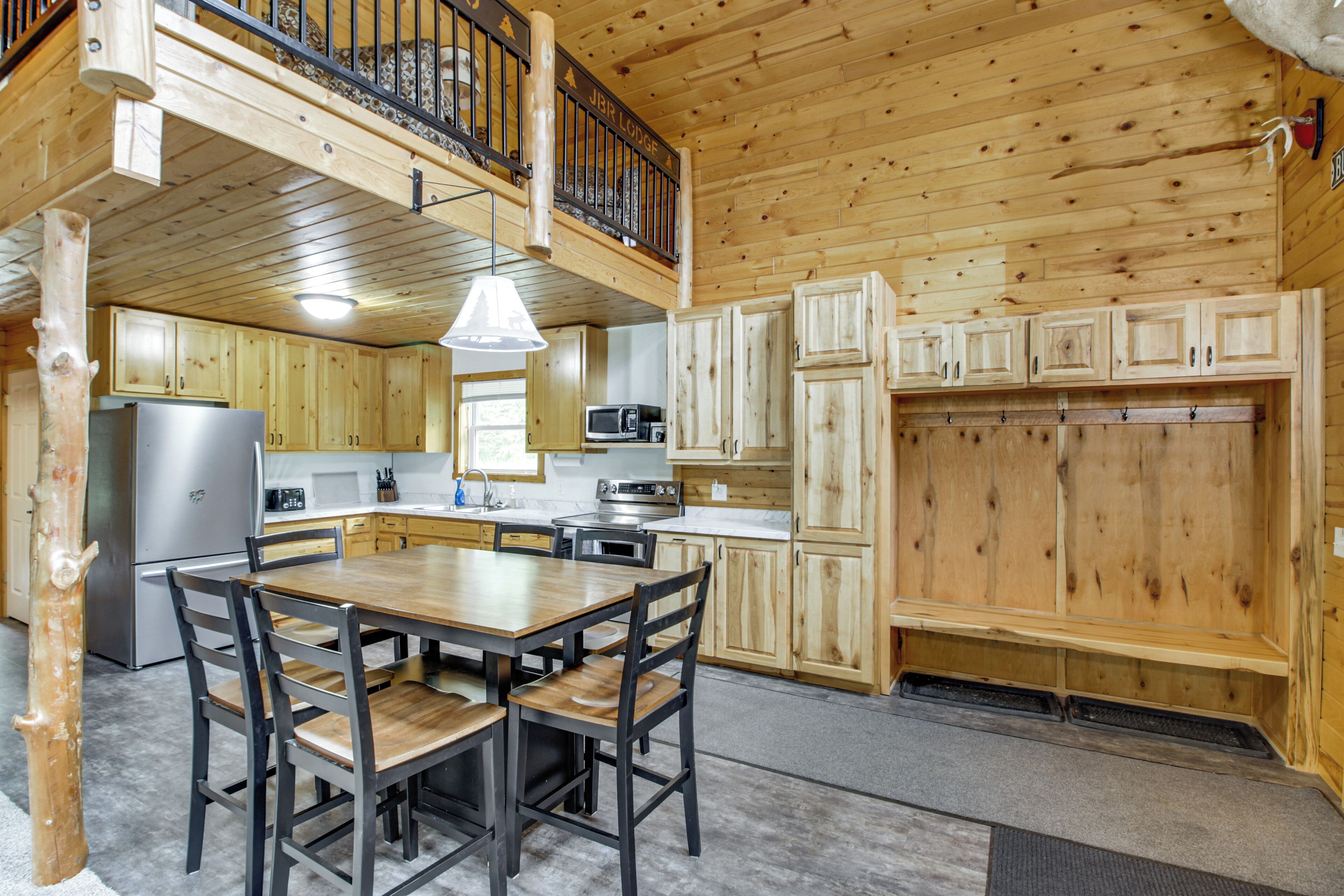 House (4 Bedrooms) | Interior