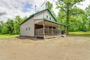 House (4 Bedrooms) | Interior - 6 Mi to Spider Lake ATV Trails: Cabin w/ Fire Pit (Backus)