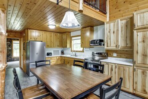 Talo (4 Bedrooms) | Sisätilat