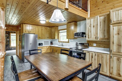 6 Mi to Spider Lake ATV Trails: Cabin w/ Fire Pit