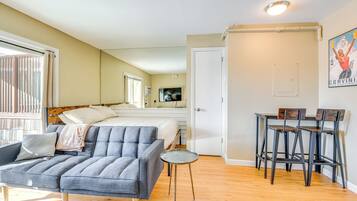 Apartment (0 Bedroom) | Interior