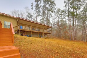 House (2 Bedrooms) | Interior - Oconee Lake House w/ Private Dock (Milledgeville)