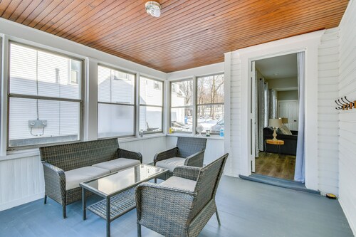 2 Mi to Dtwn: Syracuse Gem w/ Screened Porch