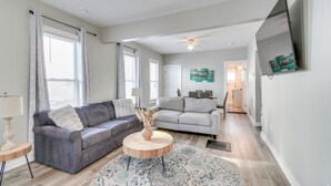 Unclassified image, 3 of 24, button - 2 Mi to Dtwn: Syracuse Gem w/ Screened Porch (Syracuse)