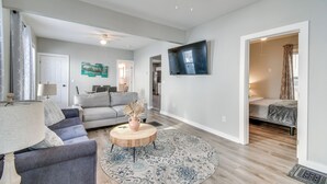 Unclassified image, 5 of 24, button - 2 Mi to Dtwn: Syracuse Gem w/ Screened Porch (Syracuse)