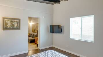 Apartment (0 Bedroom) | Interior