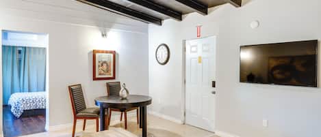 Apartment (0 Bedroom) | Interior