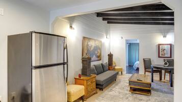 Apartment (0 Bedroom) | Interior