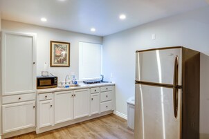 Apartment (0 Bedroom) | Interior