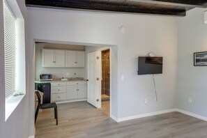 Apartment (0 Bedroom) | Interior - 6 Mi to Frazier Mountain: Cozy Studio Retreat (Frazier Park)