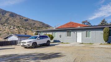 Apartment (0 Bedroom) | Interior