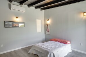Apartment (0 Bedroom) | Interior