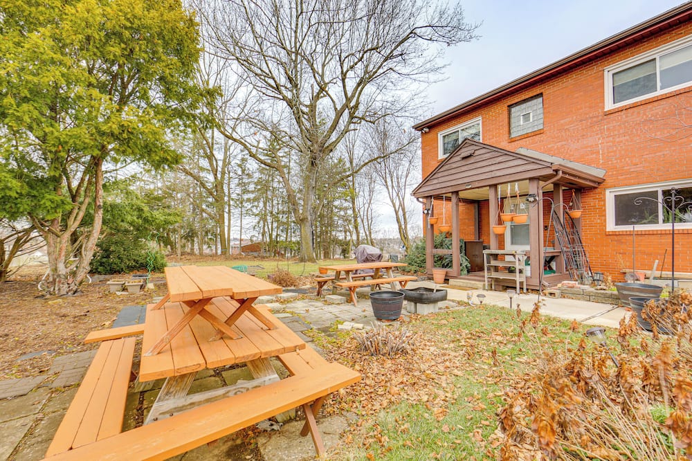 Rustic Chic Retreat: 4 Mi to Kennywood! - Braddock, PA