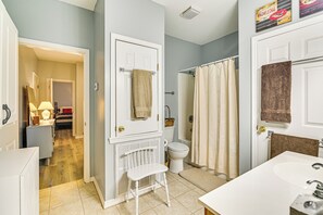 House (2 Bedrooms) | Interior