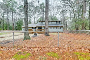 Interior - 6 Mi to Salisbury: Forest-view Sanctuary! (Parsonsburg)