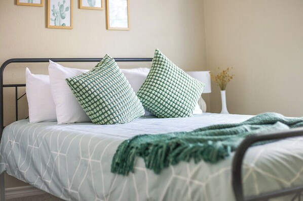 3 bedrooms, iron/ironing board, travel cot, free WiFi