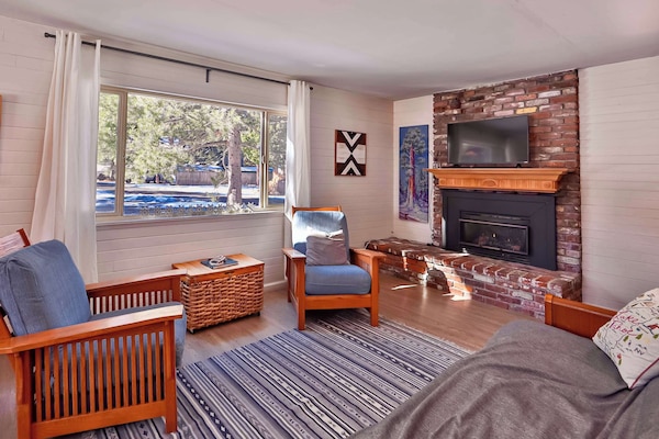 Cabin, Multiple Beds, Patio, Mountain View (Charming Cherokee Cabin) | Living area | 42-inch flat-screen TV with digital channels, fireplace