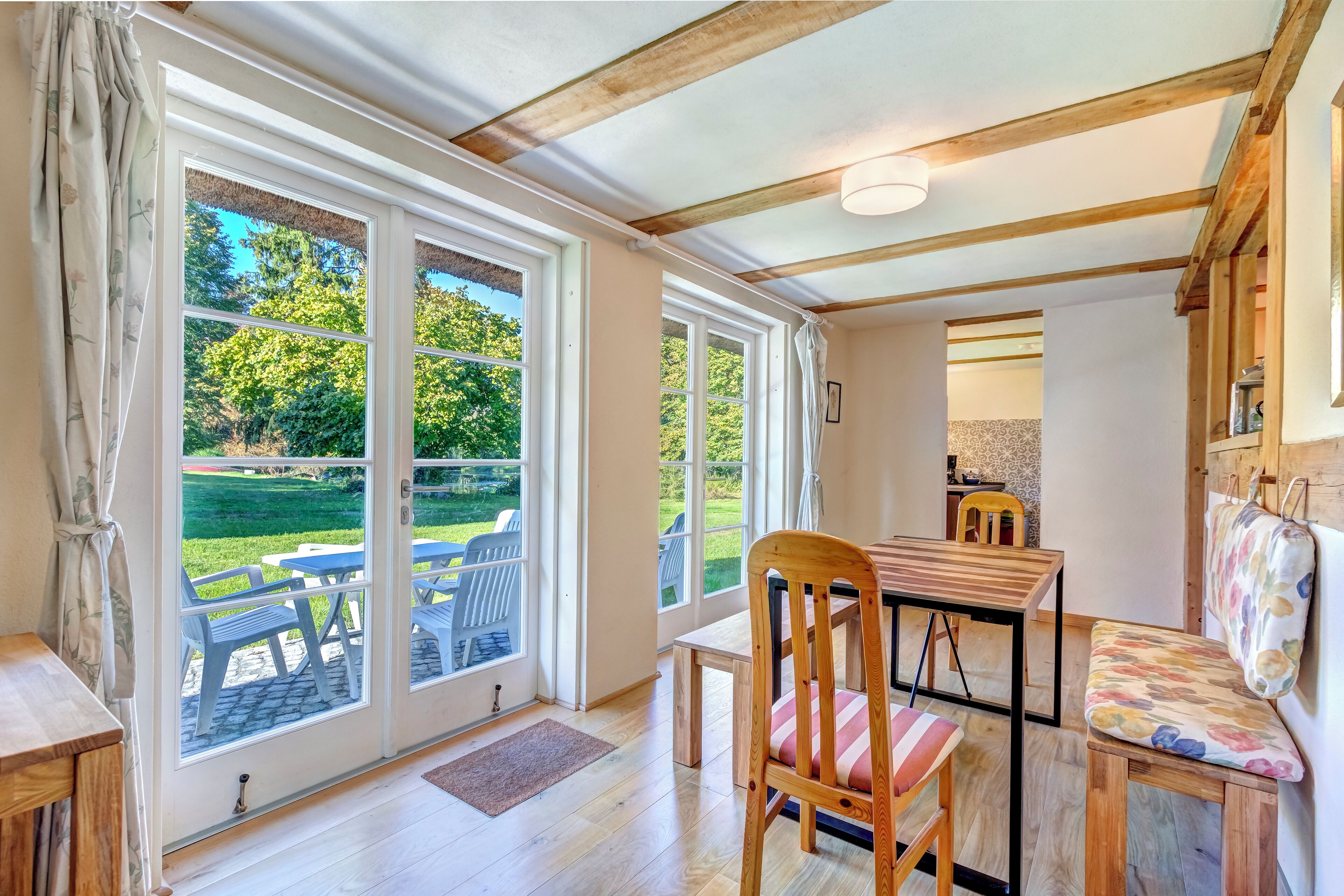 المنشأة من الداخل