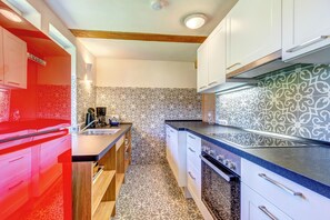 Køleskab, ovn, kogeplade, opvaskemaskine