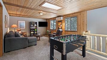 House, 3 Bedrooms | Living area | Smart TV