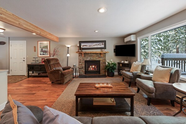 House, 3 Bedrooms | Living area | Smart TV