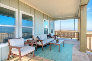 House, 4 Bedrooms | Terrace/patio