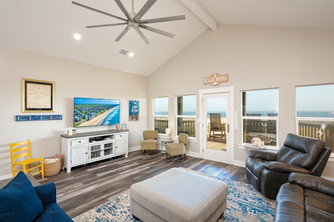 House, 4 Bedrooms | Living area