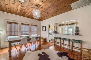 House, 3 Bedrooms | Interior - Dt 332 Havana Haus 3 Bedroom Home (New Braunfels)